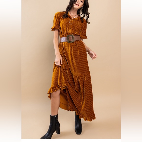 30 Fabulous Textured Velvet Tiered Maxi Dress - Picture 3 of 6